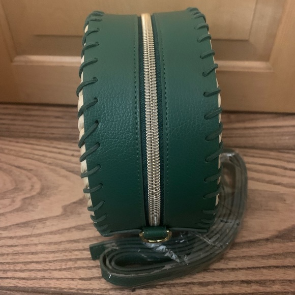 Bath and body works bbw Round Woven Crossbody cosmetic bag/small bag/boho bag - Picture 6 of 8